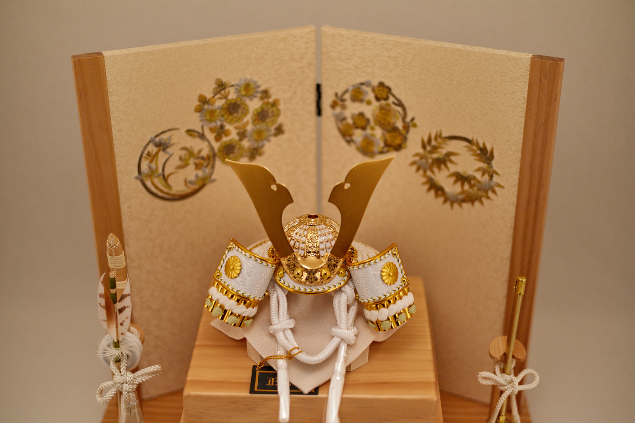 兜飾り 5号兜平飾り 雅峰作 五月人形 茨城県ひたちなか市 節句人形専門店 人形の桜井 水戸市 那珂市 東海村 日立市 常陸太田市 常陸大宮市 大洗町 茨城町 笠間市 城里町