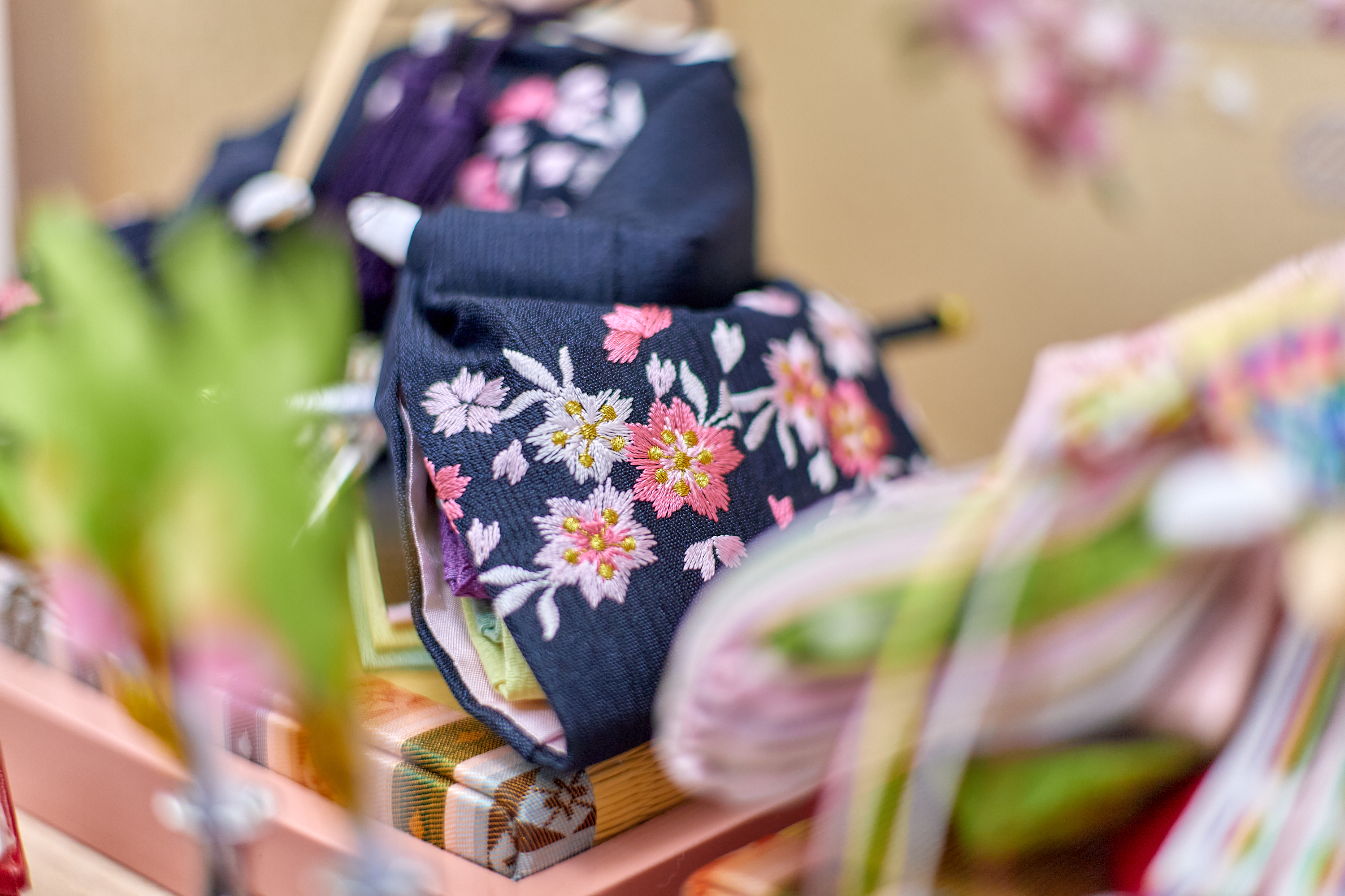 桜刺繍親王収納飾り 雛人形 茨城県 ひたちなか市 節句人形専門店 人形の桜井 水戸市 那珂市 東海村 日立市 常陸太田市 常陸大宮市 笠間市 大子町 大洗町 城里町 高萩市 北茨城市 鉾田市 茨城町 小美玉市 石岡市 桜川市