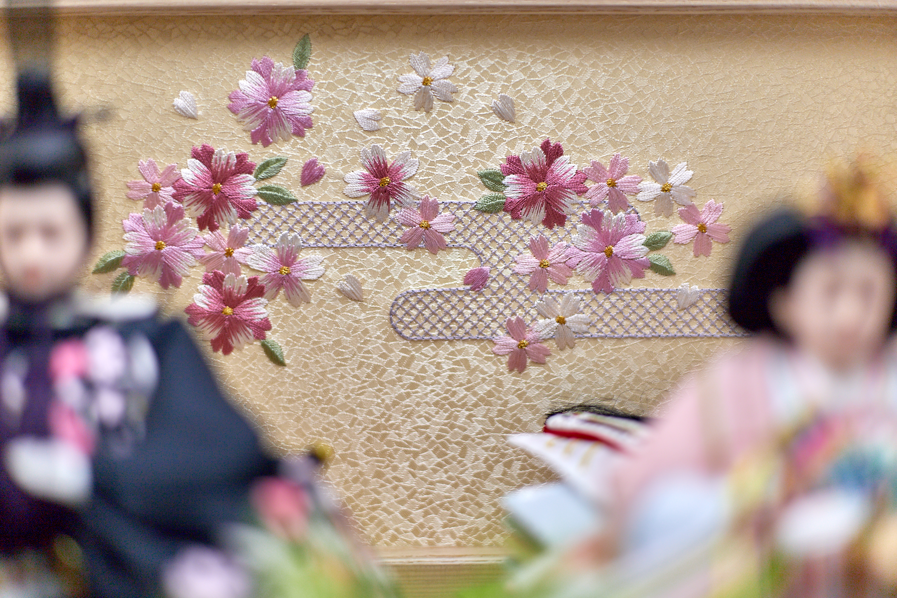桜刺繍親王収納飾り 雛人形 茨城県 ひたちなか市 節句人形専門店 人形の桜井 水戸市 那珂市 東海村 日立市 常陸太田市 常陸大宮市 笠間市 大子町 大洗町 城里町 高萩市 北茨城市 鉾田市 茨城町 小美玉市 石岡市 桜川市